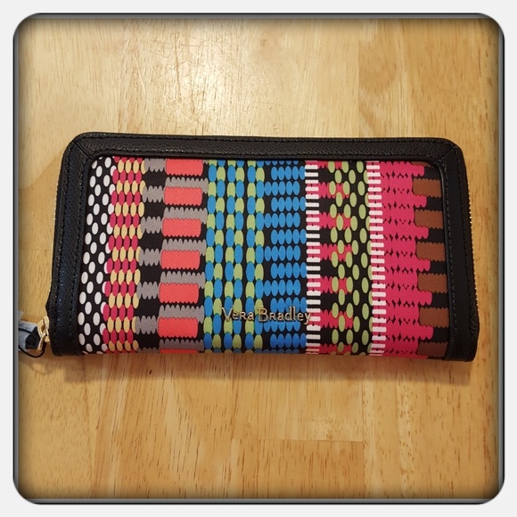 Vera Bradley Handbags - NWT Vera Bradley RFID Georgia Wallet